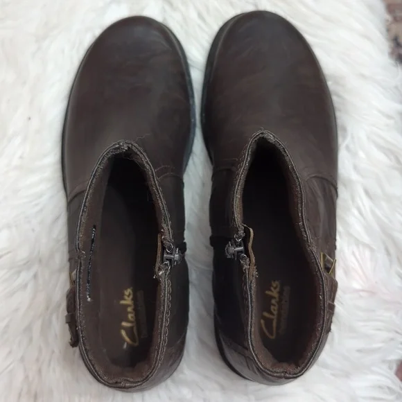 Clarks Bendable Dark Brown Leather Ankle Boots with Zipper - Picture 3 of 10